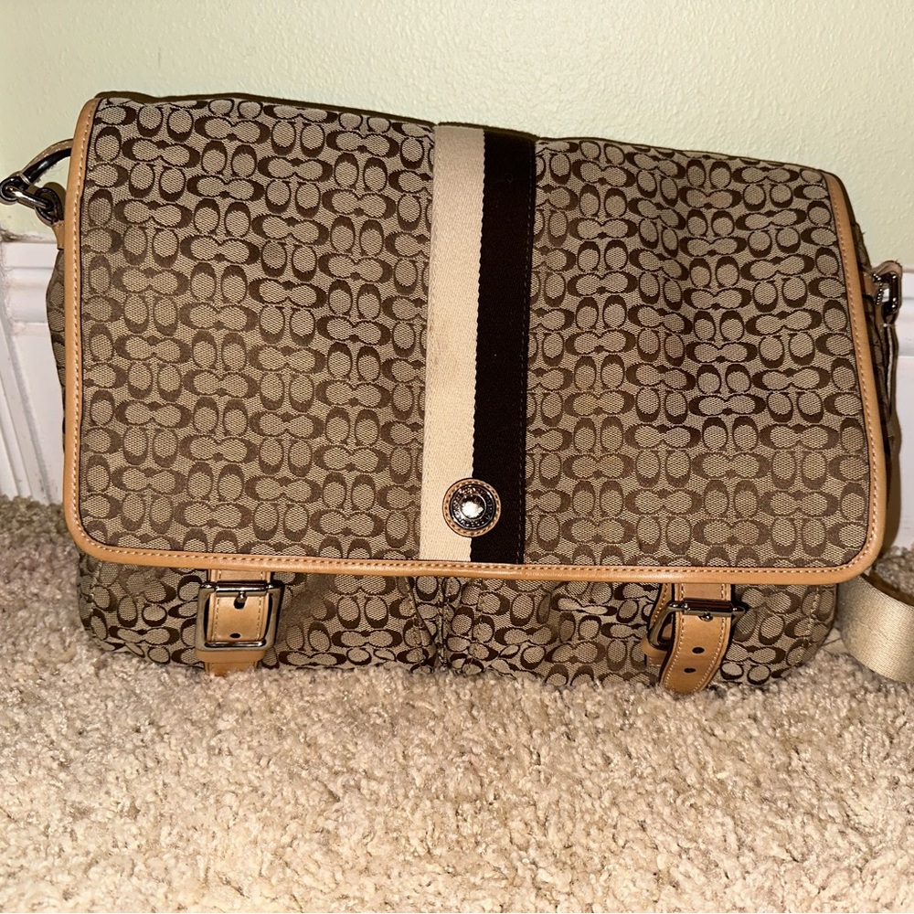 Authentic Coach messenger bag